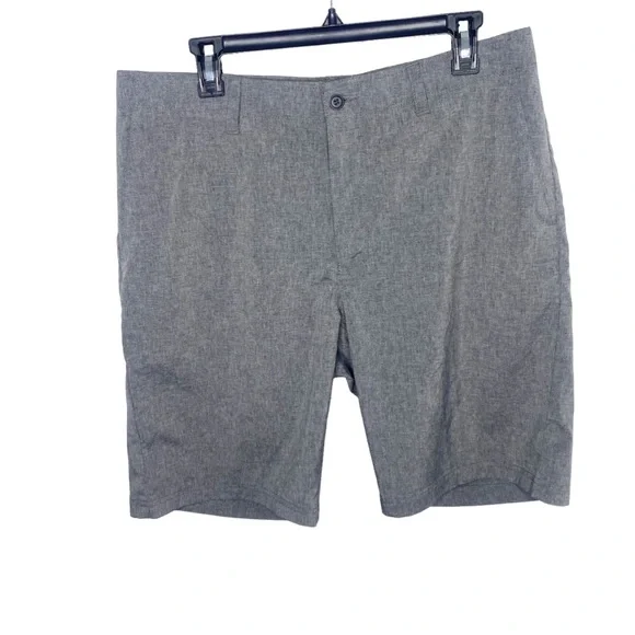 Mens PGA tour gray athletic golf shorts size 36 - Picture 1 of 4
